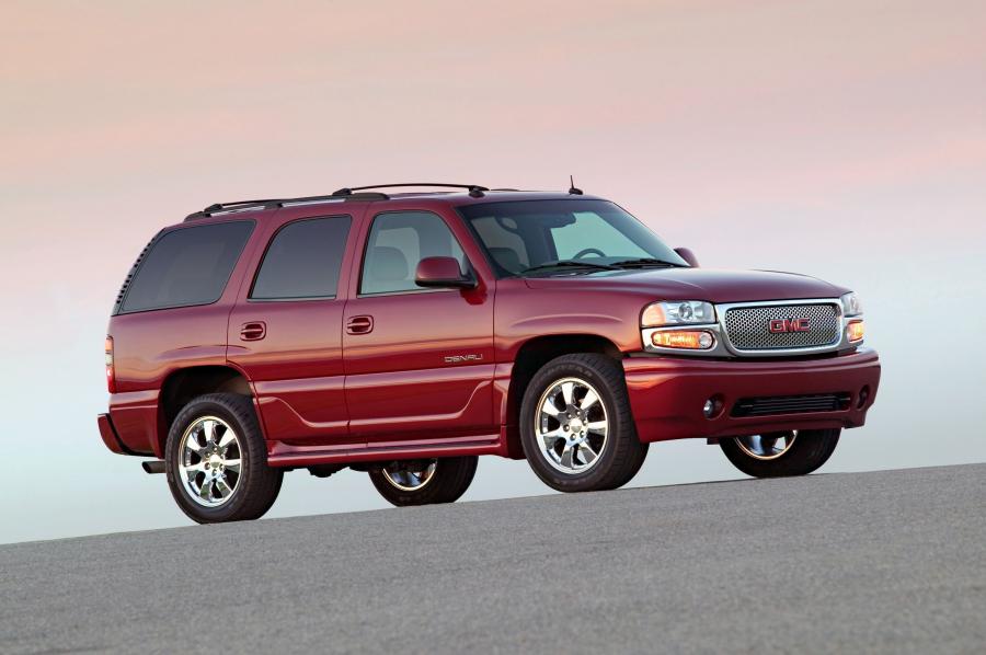  GMC Yukon Denali 2000 года  (фото 4 из 15)